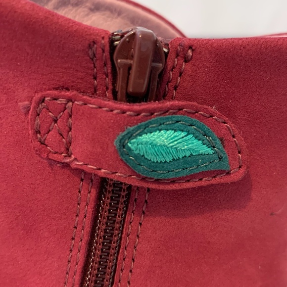 Stride Rite Nubuck Suede Leather Boots W/Embroidered Flowers Size 7W Walking - Picture 11 of 13